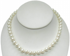Akoya 6.5-7mm pearl strand with 14kt yellow gold clasp