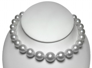 Single 18"  graduated strand South Sea pearls with 14kt white gold clasp