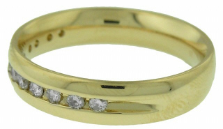 18kt yellow gold man's diamond wedding band