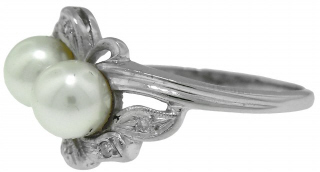 10kt white gold pearl and diamond ring
