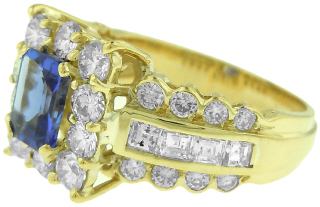 18kt yellow gold tanzanite and diamond ring